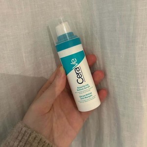 Sérum Rénovateur au Rétinol CeraVe Premium, Sérum Développé par des Dermatologues pour une Peau Plus Claire et Plus Lumineuse - Product Image 2