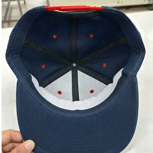 Gorra Snapback de Dos Tonos con Logotipo Bordado Personalizado al por Mayor, Estilo Hip Hop, de Sarga de Algodón, con Visera Plana, Estructurada, Estilo Béisbol Urbano para Hombre - Product Image 4