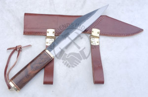 Nouveau couteau Seax Viking médiéval court en acier à haute teneur en carbone forgé à la main, lame de 7,5 pouces, ambidextre, manche en bois de noyer avec pommelle en laiton - Product Image 3