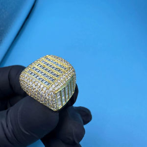 Anillo de Moissanita VVS de Calidad Premium con Corte Esmeralda, Engaste de Plata de Ley 925, Certificado IGI, Joyería Hip Hop de Fábrica - Product Image 3