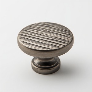 Pomo de Puerta Metálico Geométrico de Lujo, Diseñado para Espacios Interiores Modernos con Estilo Sofisticado y Funcionamiento Suave - Product Image 1
