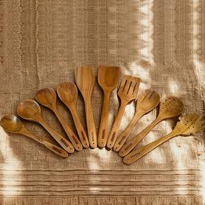 Juego de 10 Utensilios de Cocina de Madera de Teca Natural para Cocina, Juego de Utensilios de Madera de Teca Hechos a Mano, Juego de Cucharas y Espátulas de Cocina - Product Image 1
