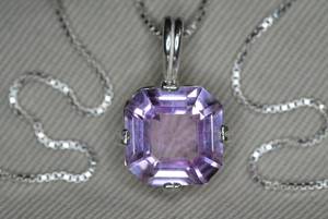 จี้คุณภาพสูงทำจากพลอยคุนไซต์ธรรมชาติแท้ สีชมพูม่วง ประดับเงินแท้ ของขวัญสำหรับเธอ เครื่องประดับอันหรูหรา - Product Image 2