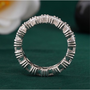 Anillo de Boda de Oro Blanco y Amarillo de 14K con Diamante Cultivado en Laboratorio de Corte Trillón de 3.48 CT, Banda de Eternidad con Diamantes en Forma de Pera, Material PT950 - Product Image 4