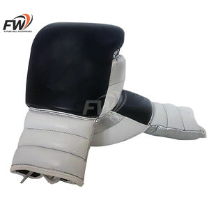 Gants de boxe en cuir souple, confortables et personnalisables pour adultes. Tailles disponibles : 6oz, 8oz, 12oz, 14oz, 16oz. Activités sportives et de plein air. - Product Image 4
