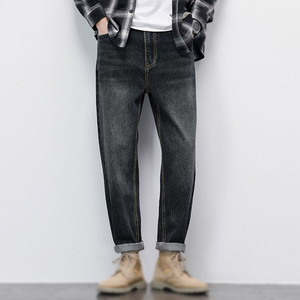 Jean pour homme taille mi-haute, denim délavé vintage, avec boutons décoratifs, couleur unie, coupe droite, effet adouci pour tous - Product Image 4