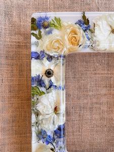 Marco de Resina para Preservación de Flores de Boda: Recuerdo Floral Personalizado con un Pequeño Saldo Restante - Product Image 2
