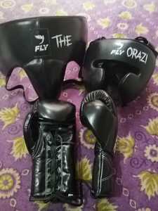 ชุดอุปกรณ์ป้องกันตัวสำหรับชกมวย Fly Superlace Premium Leather Boxing Gloves พร้อมอุปกรณ์ป้องกันศีรษะ, แก้ม, ขาหนีบ และแผ่นป้องกันอวัยวะเพศชาย สำหรับมืออาชีพ พร้อมบริการสกรีนชื่อ - Product Image 3