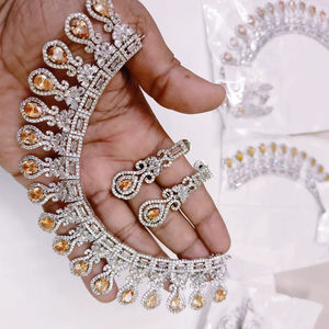 Ensemble collier et boucles d'oreilles pendantes classiques en cristal jaune, plaqué argent, bijoux de mariée pour mariage - Product Image 1