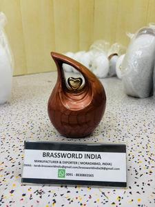 Urna Funeraria de Metal en Forma de Lágrima, Artesanía India Brassworld, Color Marrón, Diseños Personalizables, Artículos Funerarios - Product Image 4