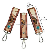 Porte-clés mousqueton en cuir repoussé à la main avec motif tournesol en peau de vache et pierre turquoise Porte-clés en cuir véritable Petits porte-clés