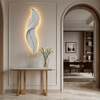 Applique murale LED en forme de plume, design moderne et luxueux, luminaire décoratif artistique, lumière d'ambiance chaude pour chambre à coucher, salon, couloir