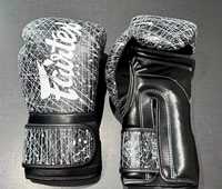 Gants de boxe Muay Thai Fairtex de qualité supérieure, style mexicain, imprimés sur mesure, fabriqués en Sialkot, Pakistan, usine OEM de boxe.