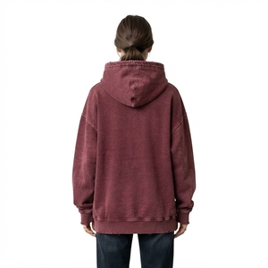Sudadera con Capucha Extra Grande para Mujer, Color Borgoña, Estilo Acid Wash, con Bolsillo Canguro y Logotipo Personalizado - Product Image 2