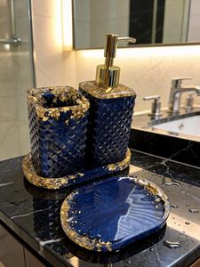 Ensemble d'accessoires de salle de bain personnalisés en résine faits à la main, faciles à nettoyer, organisateur de comptoir de luxe moderne pour savon liquide - Product Image 4