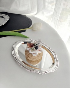 Bandeja de Almacenamiento Ovalada de Metal con Acabado Pulido, Diseño Clásico, Apilable, para Uso en Mesa, de Una Sola Capa - Product Image 2
