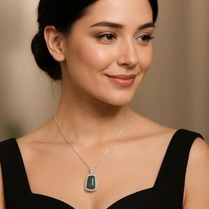 BRIA by SAAR 925 bijoux en argent élégant collier pendentif en argent avec pierre verte bijoux de déclaration intemporelle femmes en Inde - Product Image 3