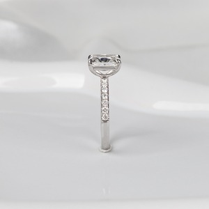 แหวนหมั้นเพชรทรงเรเดียนท์คัท 2 กะรัต ดีไซน์เรียบหรู สี E ความสะอาด VVS รับรองโดย IGI ทองคำขาว 14K สำหรับผู้หญิง - Product Image 4