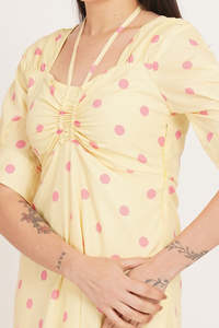 Robe midi jaune à pois avec manches bouffantes, col croisé, froncée, coupe trapèze ample, tenue décontractée d'été pour femme - Product Image 5