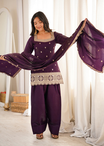 Conjunto de Vestido de Tres Piezas para Mujer, Kurta de Seda Romana, Farshi Salwar, Velo con Lentejuelas y Adorno Brillante, Bordado, Estilo Cultural - Product Image 4