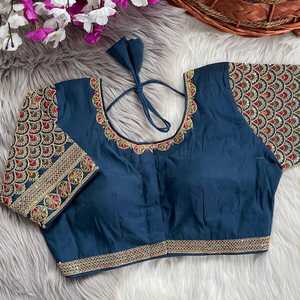 ผ้าไหมพิมพ์ลายลำดับโรมันที่น่าสนใจและงานปักด้ายพร้อมที่จะสวมใส่ - Product Image 1