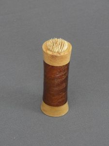 Classic Wooden Toothpick Holder Container With Cover For Hotel Restaurant Dining Table And Home Decor - Product Image 3