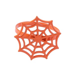 แหวนผ้าเช็ดปากรูปมือสีดำสุดหลอน ดีไซน์แบบโกธิคสุดสยอง สำหรับตกแต่งโต๊ะวันฮาโลวีน ธีมปาร์ตี้สยองขวัญ และการจัดตกแต่งที่น่าขนลุก - Product Image 3