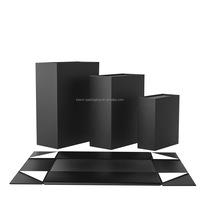 Grande boîte en papier noir magnétique pliable de luxe personnalisée avec emballage cadeau de luxe portable avec gaufrage pour vêtements et chaussettes
