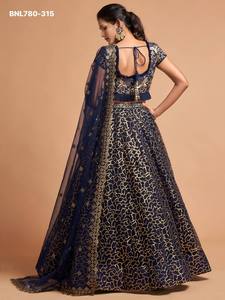 Conjunto de Lehenga-Choli Azul Marino con Red de Tela Suave y Pesada, Adorno de Hilo Zari-Badla-Dori y Múltiples Lentejuelas, Proveedor de Surat - Product Image 4