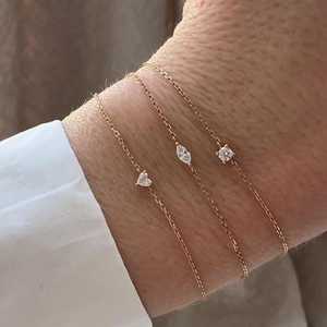 Pulsera de compromiso de oro macizo de 14K/18K personalizada para mujer con diamante solitario marquise de corazón cultivado en laboratorio y engaste de puntas - Product Image 4
