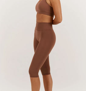 Leggings Capri sans couture de haute qualité pour femmes, respirants, extensibles dans quatre directions, tissu doux, coupe confortable, fitness - Product Image 6