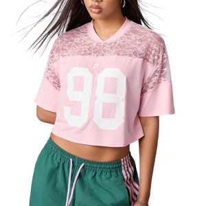 T-shirt court tendance rose en dentelle patchwork style maillot de football américain pour femme, à manches courtes, avec empiècements en maille, col en V sportif, streetwear - Product Image 1