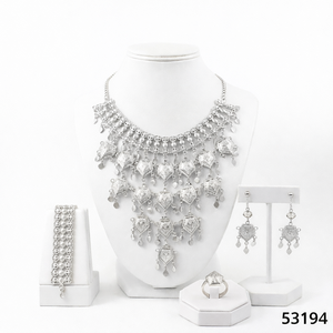 Collar Elegante para Mujer de MOLL JEWELLERS, Chapado en Oro, con Circonita Natural, Cadena de Cuerda Sólida, Diseño de Hoja, Certificado por Terceros - Product Image 2