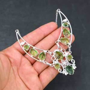 Collier élégant en argent sterling 925 avec pierre de péridot verte en forme de goutte, serti de grenat, chaîne tendance pour femme - Product Image 2