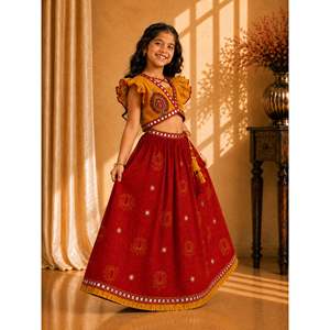 Ensemble Lehenga d'été jaune à manches courtes pour femme, imprimé lotus intégral, tenue de fête traditionnelle ethnique élégante et tendance - Product Image 4
