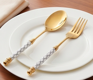 Cubiertos de acero inoxidable chapados en oro con mango blanco de diseñador, cubiertos aptos para lavavajillas para el hogar, restaurante, Hotel, uso, Juego de 4 - Product Image 4