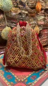 Nouveau Sac de Soirée Artisanal de Créateur pour Femme, Pochette à Cordon avec Broderie de Paillettes et de Fil, Sac Panier Potli - Product Image 3
