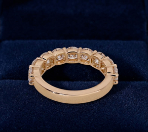 Bague de fiançailles minimaliste demi-éternité en diamant de laboratoire, plaqué or 14K rhodié, 1,38 ct total, clarté VVS1-VS2 - Product Image 3