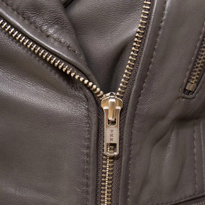 Chaqueta de Motociclista para Mujer, de Cuero Genuino, Impermeable, Gruesa, de Manga Larga, con Cuello Abierto, Cierre de Cremallera, Color Sólido, Estilo Biker, para Otoño - Product Image 5