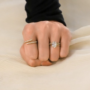 Anillo de Diamante Alargado de 2.22ct, Diamante Cultivado en Laboratorio con Certificado Personalizado, Anillo de Compromiso Solitario de Oro Amarillo de 18K, Fábrica - Product Image 2