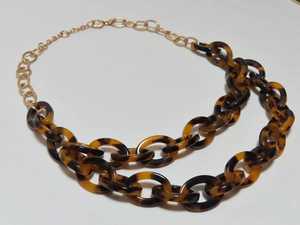Collar de Cadena Gruesa con Cuentas en Forma de Corazón de Resina, Joyería de Moda Artesanal, Exagerada y Atrevida para Mujer, Ideal para Fiestas - Product Image 5