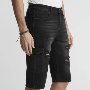 Shorts cargo déchirés noirs pour hommes, taille mi-haute, fermeture boutonnée, style décontracté, imprimé logo avant - Product Image 2