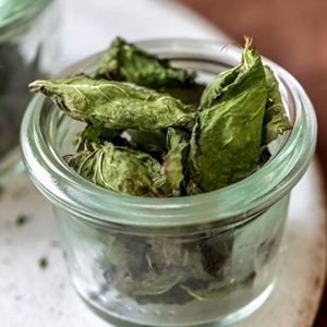 Hojas de menta seca de la marca EXPAD, menta verde de Vietnam, 12 meses de duración, crudas - Product Image 1