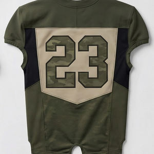 Uniforme de Fútbol Americano de Diseño Cinético, Personalizado, Sublimado, con Tela Adaptativa al Movimiento, Kit Profesional para Equipos de Fútbol - Product Image 3