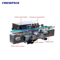 Machine de remplissage automatique de liquides UPK à 4 buses avec convoyeur, haute précision, pour eau, lait, parfum, jus