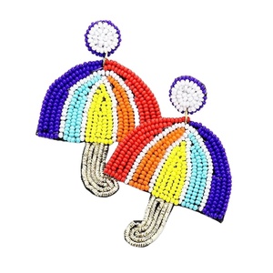 Boucles d'oreilles perlées de luxe à la mode avec broderie à la main en perles de graine-Boucles d'oreilles en perles noires avec empreinte de patte rouge fabriquées en Inde - Product Image 5