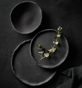 จานโลหะรูปปลาทำมือจาก MZ International ลายดอกไม้สลัก ตกแต่งสีทอง รูปทรงสี่เหลี่ยมผืนผ้า สำหรับงานเลี้ยง - Product Image 2