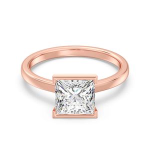 Anillo Solitario con Corte Princesa - Product Image 5