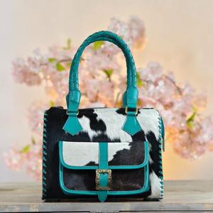 Bolso de lujo de cuero vacuno premium con asa trenzada y correa cruzada de cuero. - Product Image 2