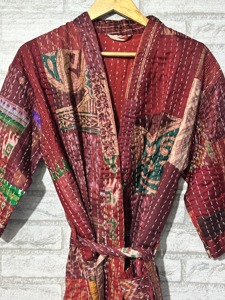 Robe en soie Patola patchwork Kantha : Couverture de plage bohème, veste longue - Product Image 2